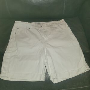 Kensie Cream Women's Bermudas